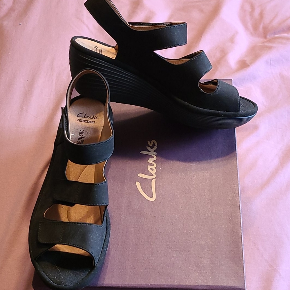 Clarks Size 9 Sandals